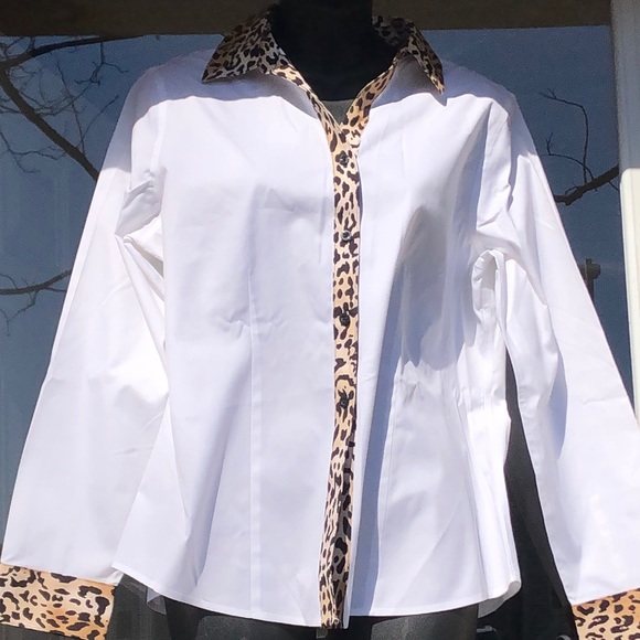 🚨 New CHICO White Cotton Leopard Animal Print Trim Button Up Blouse - Picture 1 of 8